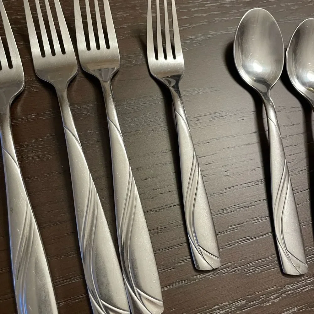 Cambridge Mercado Sand Extra Flatware Pieces